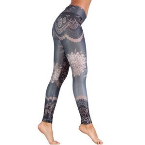 NEW Niyama Dancing Beauty Leggings Size Small
